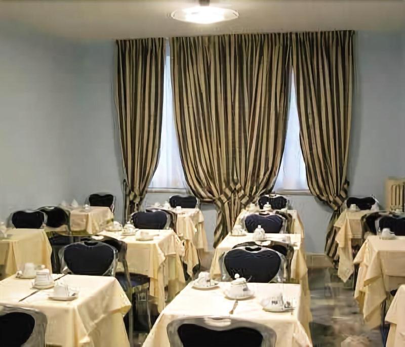 טרני Hotel Millennium Palace מראה חיצוני תמונה